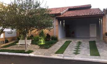 Imagem 4: Casa de condomínio térrea para venda possui 240 metros quadrados com 2 quartos