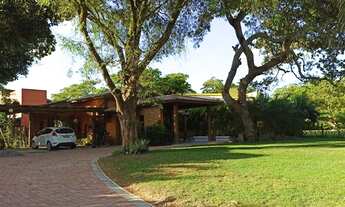 Imagem 2: Casa de condomínio auto padrão para aluguel possui 298 metros quadrados com 3 quartos