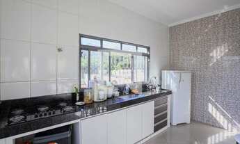 Imagem 2: Casa para Aluguel - Coqueiros, 3 Quartos, 130 m2