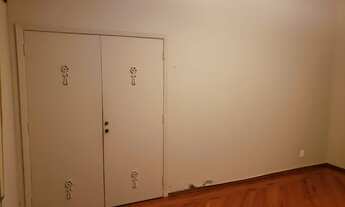 Imagem 2: Apto. 03 dorms.,na Maestro Cardim, 01 vaga,amplo e confortável, sala com varanda, 01 por a