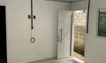 Imagem 4: Casa independente com 3 cômodos, amplo terreno em Embu das Artes