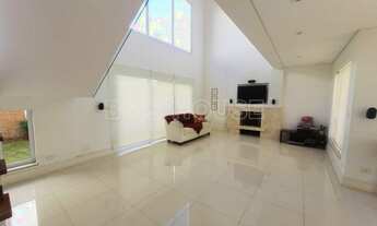 Imagem 2: Casa para Locação em Carapicuíba, Granja Viana, 3 dormitórios, 3 suítes, 4 banheiros, 6 va