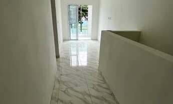 Imagem 4: Casa NOVA | Varanda Frente Rua