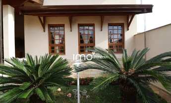 Imagem: Casa com 3 Dormitórios à Venda, 202 m²