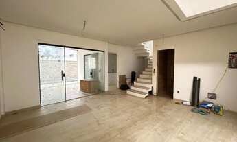 Imagem 5: Imóvel neoclássico de alto padrão à venda no Cond. Jardins do Lago, 4 suítes