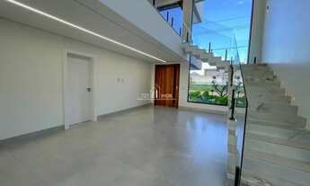 Imagem 4: Sobrado com 4 suítes independentes, sem vizinho de frente, localizado no Jardins Capri