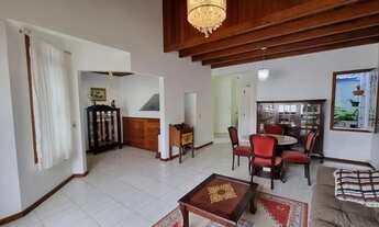 Imagem: Casa com 05 Dorm. S/02 suítes 255m² no