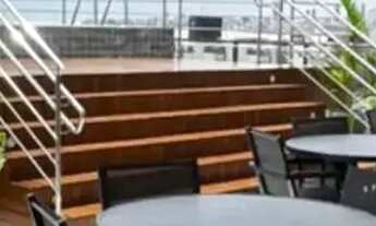 Imagem 2: Apartamento para venda em Intermares com varanda e vista lateral para o mar 3 quartos