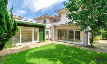 Imagem 2: Muita sofisticação no Jardim América, casa bem conservada, próximo a Praça Adolpho Bloch!