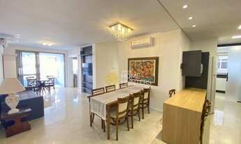 Imagem 3: Lindo apartamento de locação anual, 3 suítes, 2 vagas livres de garagem, 80 metros do mar