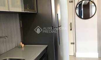 Imagem 2: PORTO ALEGRE - Apartamento Padrão - Mont Serrat