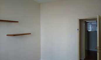 Imagem 4: Apartamento com sala, 2 quartos, + 1 revertido, 2 banheiros, depencias completas, garagem