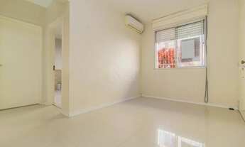 Imagem 2: Porto Alegre - Apartamento Padrão - Jardim Sabará