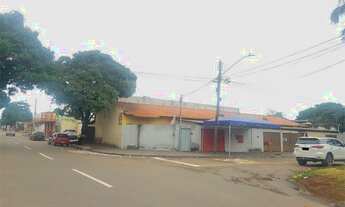 Imagem 2: Casa de Rua - Casa 10 quartos