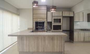 Imagem 4: Sobrado de 4 quartos sendo 2 suíte com piscina no Jardim Atami em Maringá