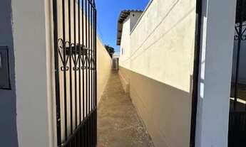 Imagem 2: Alugo kitnet com 2 quartos no setor Viégas, próximo ao ginásio de esportes. Luzia?nia/GO