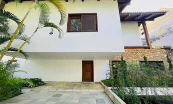 Imagem 5: Luxuosa Casa para aluguel com 800m², 5 suítes, piscina e 4 vagas - Jardim Europa - Penápol