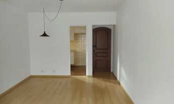 Imagem 2: 2 Dormitórios(1 suíte) 1 vaga, sacada