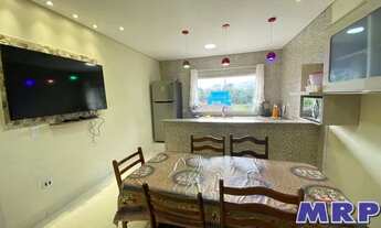 Imagem 2: Apartamento à venda na Lagoinha em Ubatuba, com 2 dormitórios. Com varanda gourmet. AP0061