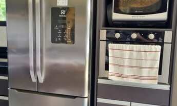 Imagem 2: Casa de condomínio sobrado para aluguel e venda possui 470 metros quadrados com 3 quartos