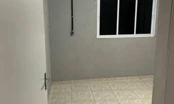 Imagem 2: Casa independente com 3 cômodos, amplo terreno em Embu das Artes