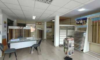 Imagem 3: Prédio comercial e residencial no bairro Forquilhinhas em São José com 3 andares próximo a