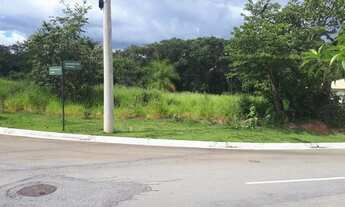 Imagem 3: Lote 1000m2 plano com fundo para área de preservação e vista para as montanhas no condomín