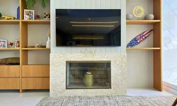 Imagem 6: Casa de Alto Padrão com 3 Suítes e Vista para o Lago no Condomínio Reserva das Á