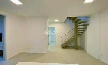 Imagem 4: Apartamento Duplex de 3 Dormitórios, 1 Suíte e 2 Vagas de Garagem - Iluminação Natural e C