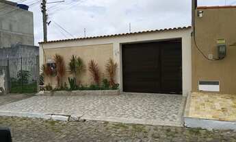 Imagem: Excelente Casa com Piscina em um bairro