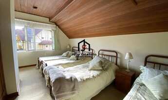 Imagem 7: Casa com 5 dormitórios sendo 3 suítes no bairro Capivari em Campos do Jordão