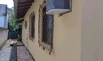 Imagem 3: Vende-se casa com amplo terreno de 480m² no bairro Espinheiros, Itajaí