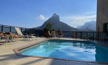 Imagem: Amplo flat varanda vista mar e dois irmãos