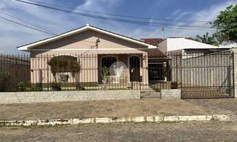 Imagem: Casa com dois dormitórios e uma suíte