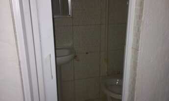 Imagem 5: Alugo imóvel térreo de 01 quarto na rua joaquim sarmento em Guadalupe