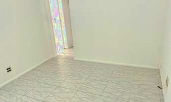 Imagem 2: Excelente apartamento de quarto e sala com dep completa. Vaga de garagem na escritura, por