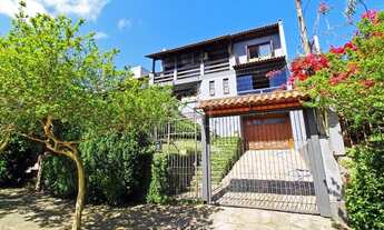 Imagem 2: Sobrado , 3 dormitórios, 1suíte, 1 vagas de garagem coberta , área gourmet com churrasqu