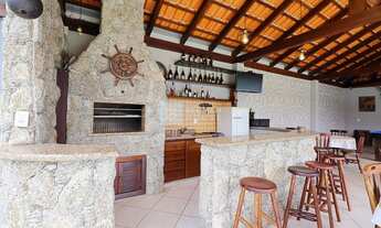 Imagem 2: Ampla casa de alto padrão mobiliada com área de festas e piscina no bairro Vila Nova!