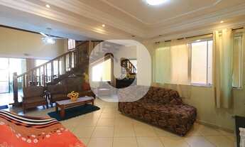 Imagem 7: Sobrado para venda tem 255 metros quadrados com 5 quartos em Balneário Stella Maris - Peru