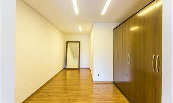 Imagem 2: Casa integrada Casa com 5 dormitórios