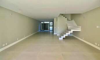 Imagem 3: Excepcional oportunidade de casa triplex com 5 suítes e 340m2 na Barra da Tijuca - RJ