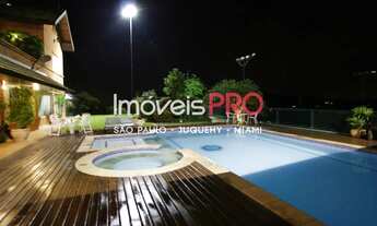 Imagem 6: Dentro das montanhas com vegetação exuberante