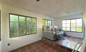 Imagem 4: Casa muito bem localizada com terreno extenso, arborizado com vista maravilhosa