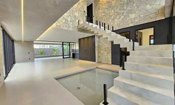 Imagem: Casa com 5 suítes e piscina no condominio