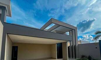 Imagem: Casa ampla com piscina bem localizada no