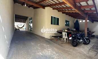 Imagem 2: Casa disponível para venda no bairro Laranjeiras em Uberlândia MG