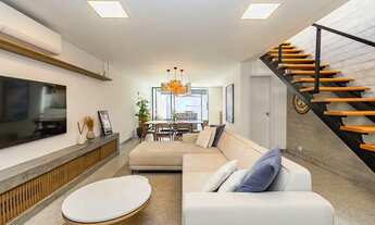 Imagem 3: Sobrado Moderno e Conceitual no Água Verde - Design, Conforto e Exclusividade