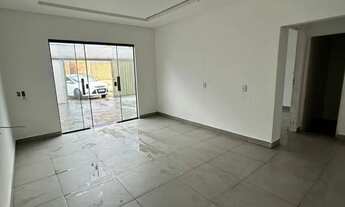 Imagem 2: ágio de casa e barracão no fundo saída de Bonfinópolis Goiânia