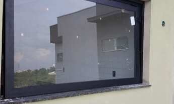 Imagem 4: Casa de condomínio para venda possui 211 metros quadrados com 3 quartos