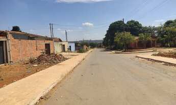 Imagem 3: Lote setor vila oliveira asfalto e agua escorrido para a latera